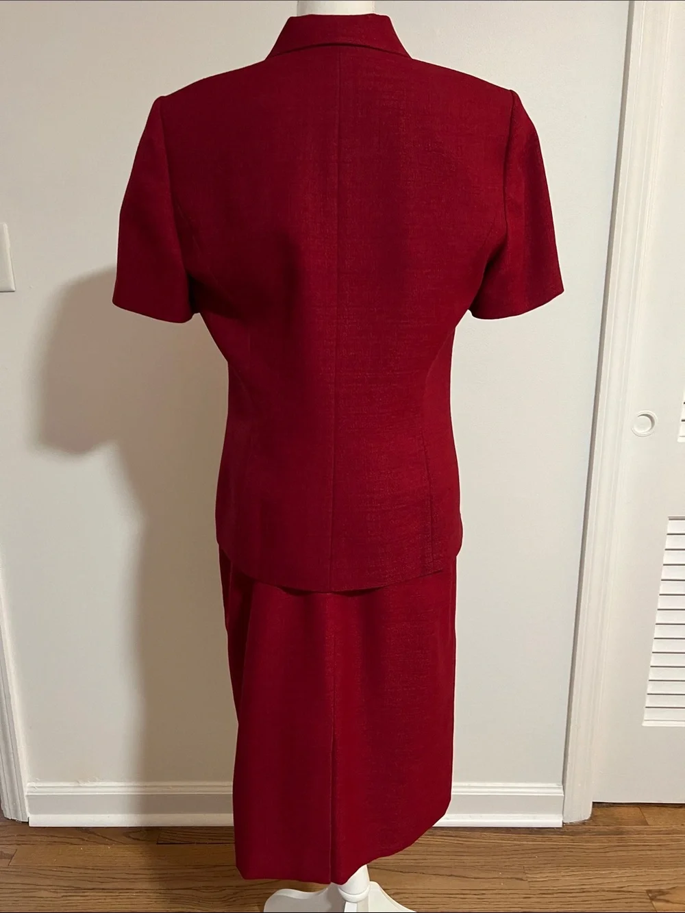 Le Suit Vintage Deep Red Two-Piece Short Sleeve Pencil Skirt Suit Set